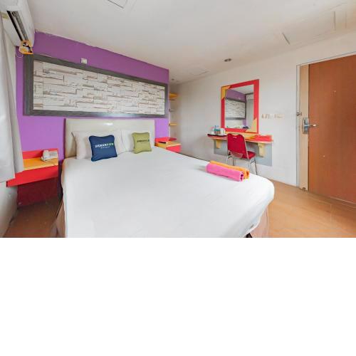 Urbanview Hotel Onyx Ketapang