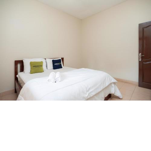 Urbanview Hotel Syariah Insani Cisarua Puncak