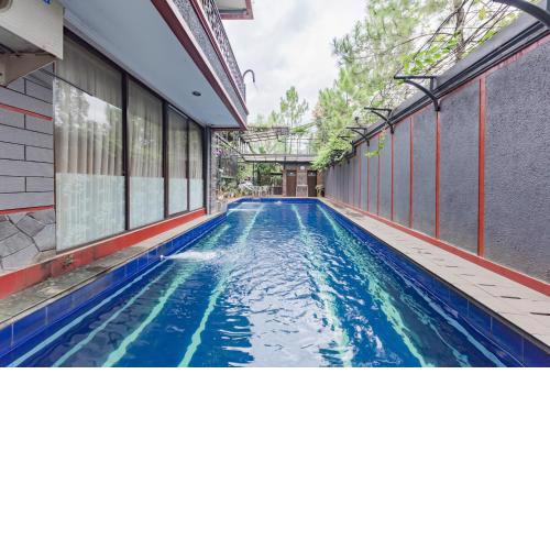 Urbanview Hotel Villa Surya Bandung