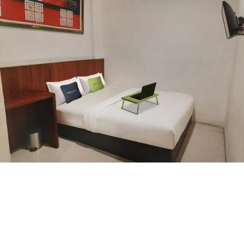 Urbanview Os Residence Medan