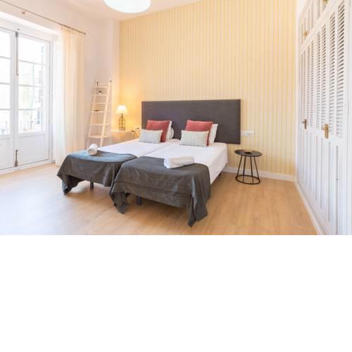 Urbe10 Plaza de la Merced 3 bedroom apartment