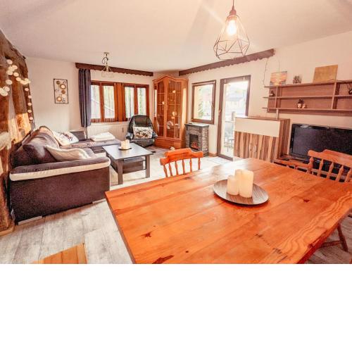 Urlaubstraum mit Pool, Terrasse & Fluss im Garten - UT