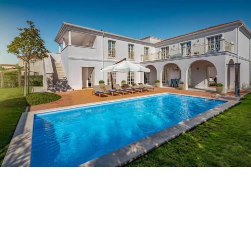 Vabriga Villa Sleeps 8 with Pool Air Con and WiFi
