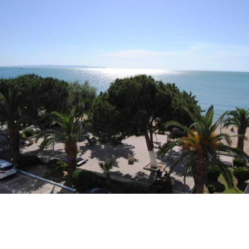 Vacation Flat Near Seashore on Avsa Island