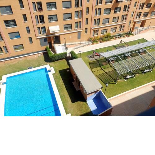 VALENCIA CITY CENTER COLLECTION - SWIMMING POOL - MARINA BEACH / Eleven Host