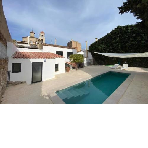 Valentinos House & Pool