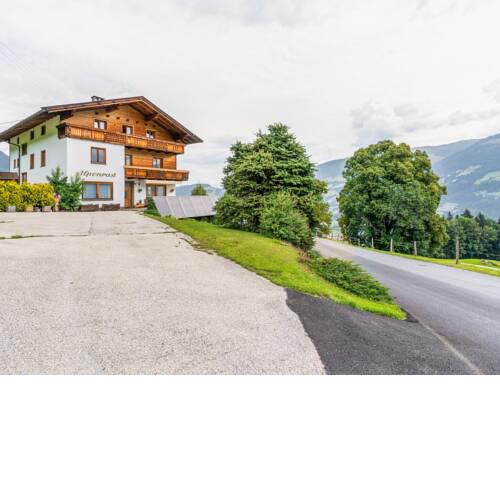 Valley-View Apartment in Hochfügen with Balcony