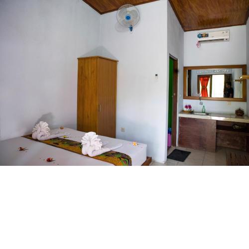 Van Santri Homestay Pemuteran