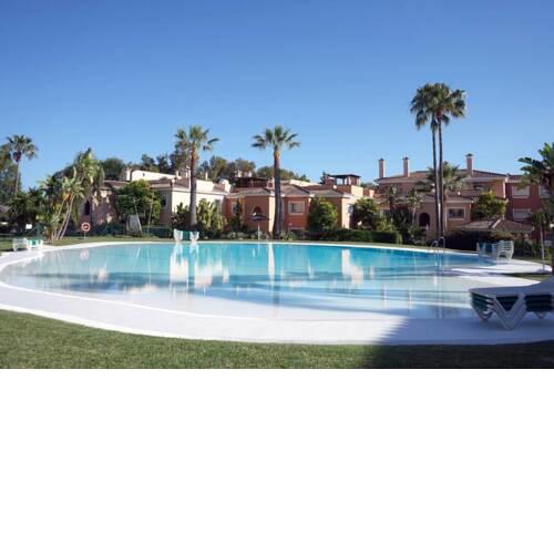 Very light spacious Beach Apartment in Park Beach - Estepona;Marbella, 50m to the beach