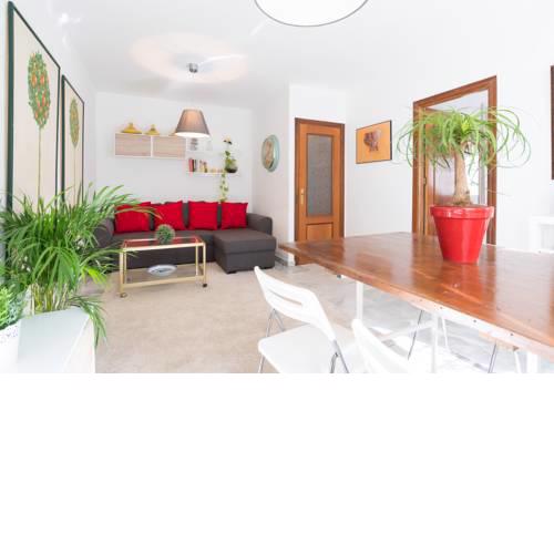♥Very Quiet Apartment Steps Away From Old Town♥