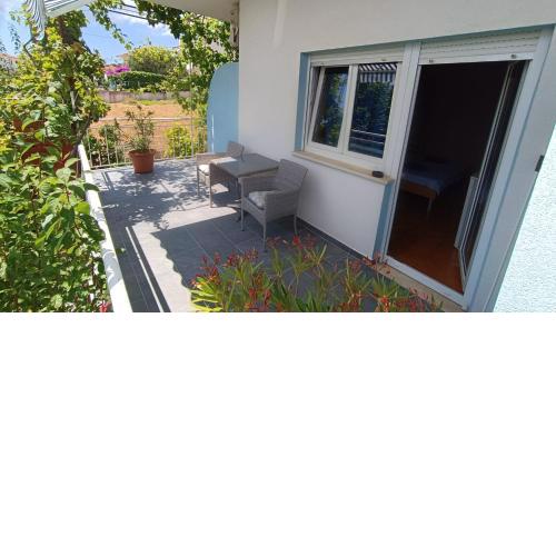 Vesna - room with private bathroom near sea
