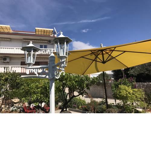 Vesna Parat Apartments and Rooms