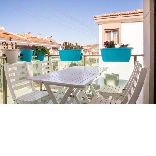 Vibrant and Central Flat near Sea in Cesme