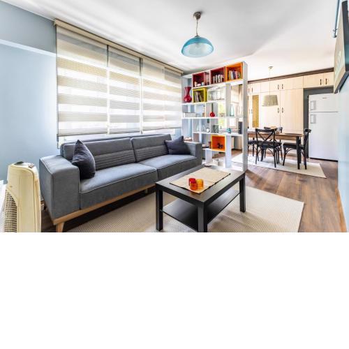 Vibrant Flat 5 min to Bull Statue in Kadikoy