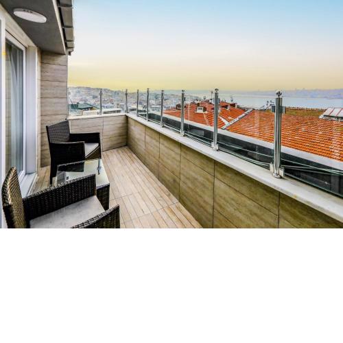 Vibrant Flat 500 m to Uskudar Ferry Station