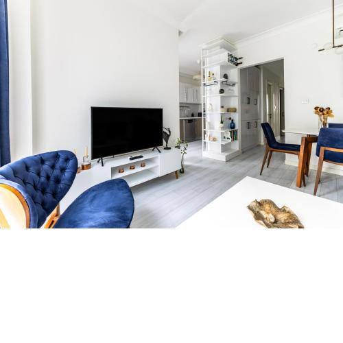 Vibrant Flat 9 min to Bagdat Avenue Near Coast