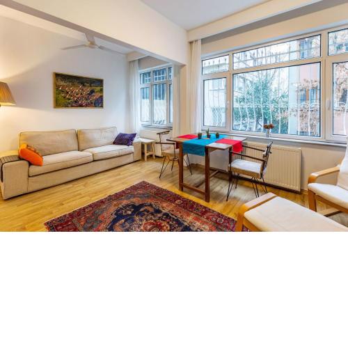 Vibrant Flat in Cihangir with Central Location