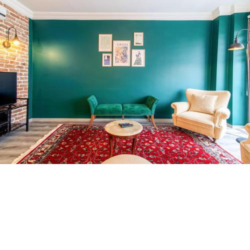 Vibrant Flat near Kennedy Avenue in Fatih