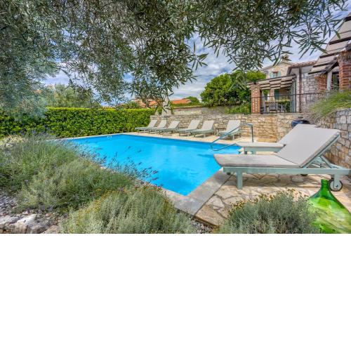 Vila Aryana With Pool - Happy Rentals