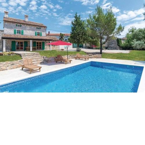 Vila Lucija