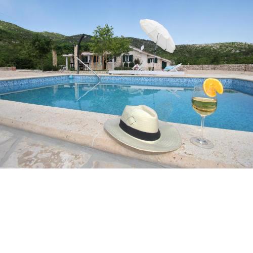 Vila near Makarska