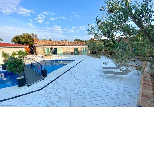 Vila s jacuzzijem i bazenom Mavrinac