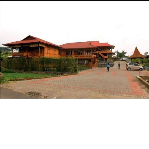 Vila watu emas