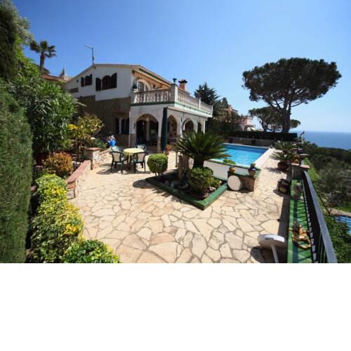 Villa - 3 Bedrooms with Pool and Sea views - 08023