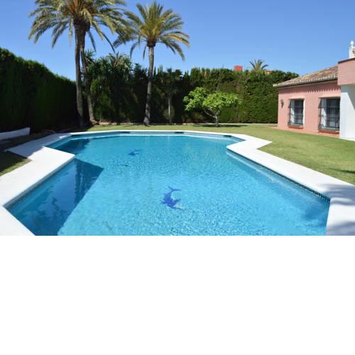VILLA 34121043 GOLDEDN MILE MARBELLA, 7 BEDROOMS, SLEEPS 14, HUGE PRIVATE POOL, JUST 300m FROM BEACH
