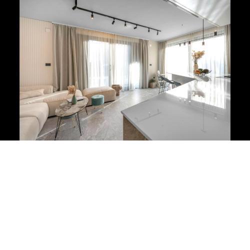 Villa 8 - luxury roof top pools