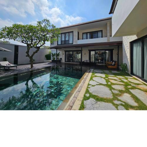 Villa Akasha Luxury 5 bedroom villa in Batu Belig