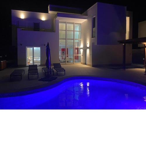 Villa Alana GANZE VILLA - POOL - SAUNA - JACUZZI 200m2