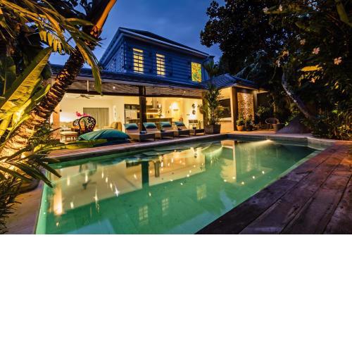 Villa Alchemy 4 Bedroom Trendy Villa in Superior Location