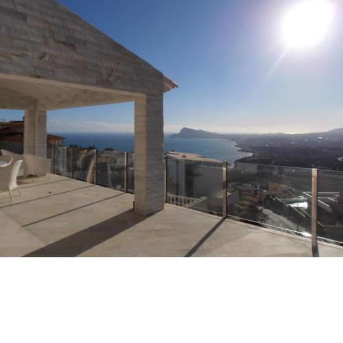 Villa Aleandra con Maravillosas Vistas al mar!