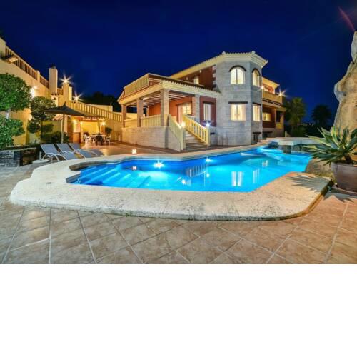 Villa Alhambra - Plusholidays