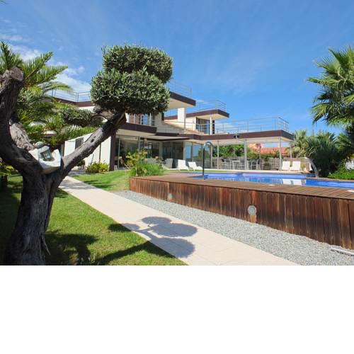 Villa Almadrava