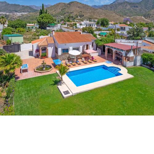 Villa Altavista with Mountain View, Pool, Wi-fi, Ac, Pool, Terrace Garden