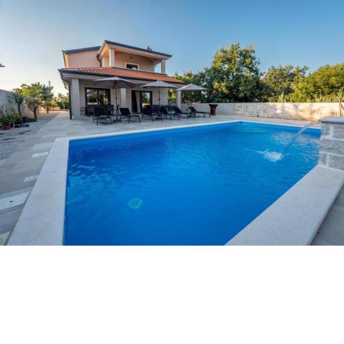 Villa Alves