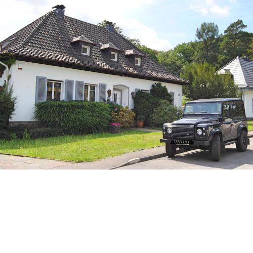 Villa am Wald mit Garten, Waldzugang und Sauna