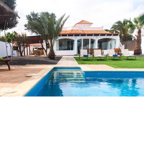 Villa Amelia – 4 Bedrooms, Aircon, Private Pool, Wifi, Golf View