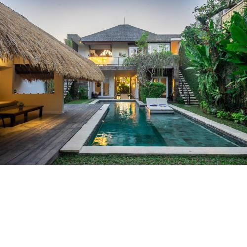 Villa Amerta Grand and large 4 Bedroom Villa Central Canggu