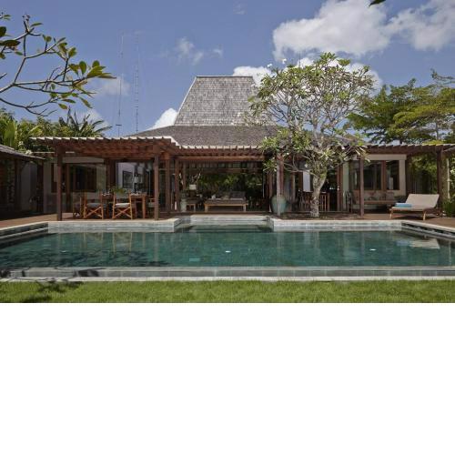 Villa Amore - Elegant 4-br Villa close to the beach