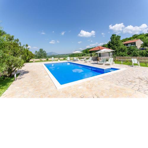Villa Ana