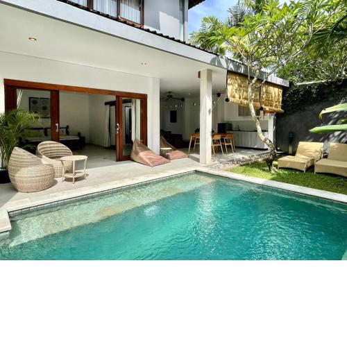 VILLA ANER walking distance to the beach
