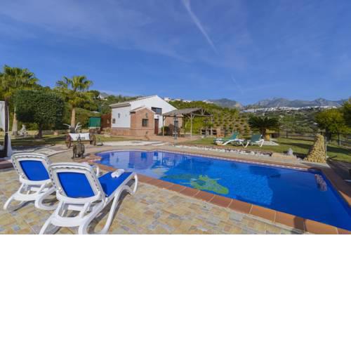 VILLA APERILLO-VILLAS NERJAZUL