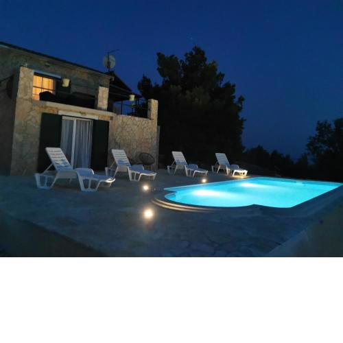 Villa Aura
