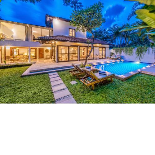 Villa Aurora - Private 6 BDR Villa in Seminyak, prime Location, Pool & Garden