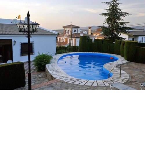 Villa Av. Colinas Bermejas