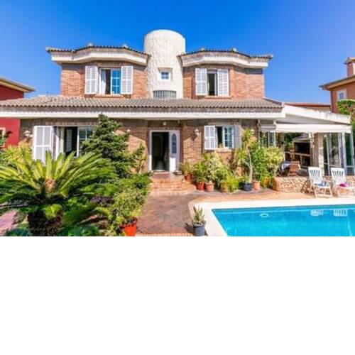 Villa Av. de Can Carbonell