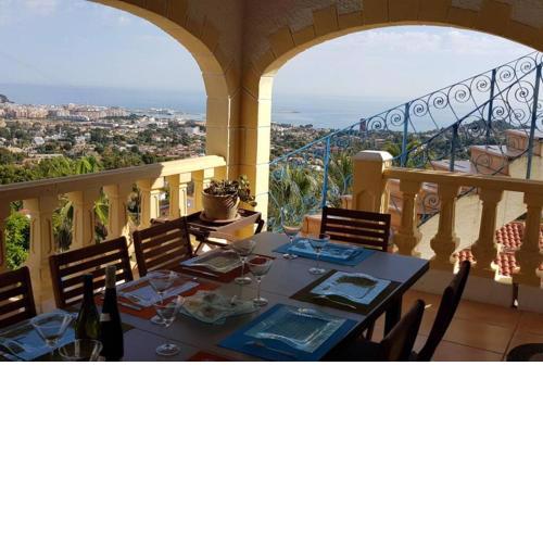Villa avec piscine et fantastique vue mer